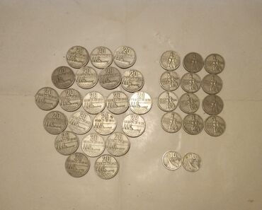 Sikkələr: Qəpiklər. Vatsap var. Siyahı var.Başqa dəmir və kağız pullar da var — 6