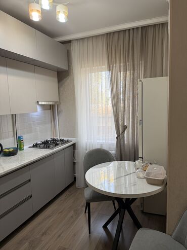 куплю квартиру 2х комнатную в мирорайонах: 2 комнаты, 48 м², 105 серия, 2 этаж, Евроремонт