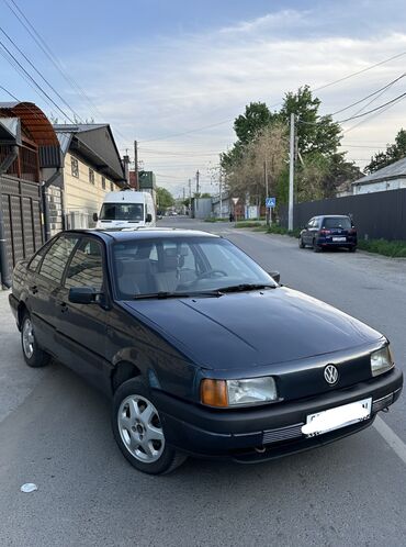 Volkswagen: Volkswagen Passat: 1989 г., 1.8 л, Механика, Бензин, Седан at lalafo.kg Volkswagen: Volkswagen Passat: 1989 г., 1.8 л, Механика, Бензин, Седан