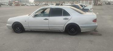mercedes e220 cdi: Mercedes-Benz E 220: 2.2 l | 1998 il Sedan — 2
