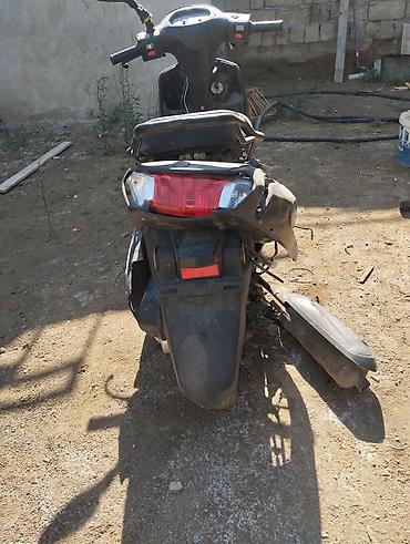 vespa moped: Zigzag satılır problemi akulmatiri yoxdu Porşen yoxdu bir iki — 5