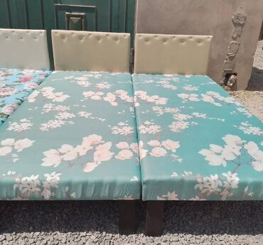 Çarpayılar: Təzə çarpayılar. 1 nəfərlik çarpayılar 60manat. 2 nəfərlik taxt — 17