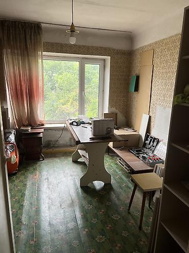 каинде: 3 комнаты, 80 м², 104 серия, 2 этаж — 2