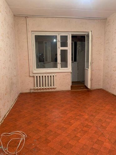 снять квартиру 6 микрорайон в Кыргызстан | Продажа квартир: 2 комнаты, 52 м², 106 серия, 4 этаж, Старый ремонт, Центральное отопление