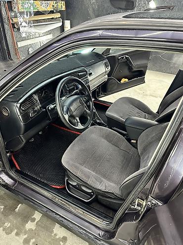 мини прес подборшик: Volkswagen Vento: 1993 г., 2 л, Механика, Бензин, Седан — 7