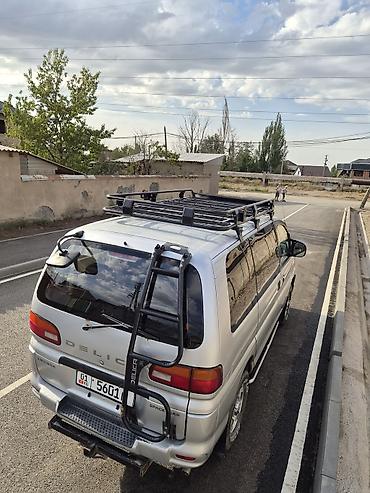 lsd: Mitsubishi Delica: 2002 г., 3 л, Автомат, Бензин, Минивэн — 10
