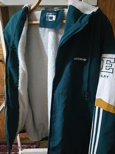 adidas куртки: Куртка с капюшоном Sport Essentials 2XL (adidas на груди). - Размер — 2