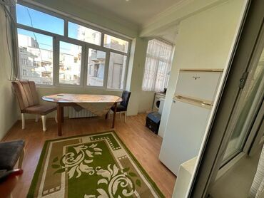 Uzunmüddətli kirayə mənzillər: Kirayə 2 otaq . Zərifə göz klinikası ilə üz üzə yeni tikili bina 18 — 10