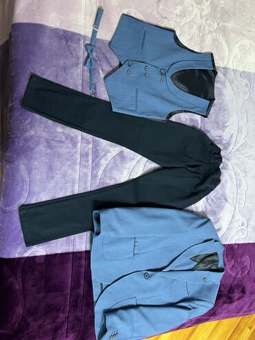 Dəstlər: Kostyum Türkiyə istehsalıdır. 180 manata alınıb. 1 dəfə geyinilib — 4