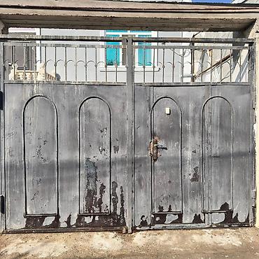 3.30 eni 2.50 hundurluyu kənarları 15 lik qalın şvellerlə yığılıb