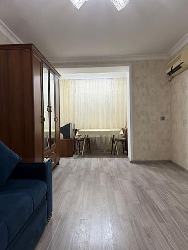 studio menziller: 1 otaqlı mənzil – mətbəx, sanitar qovşaq və qonaq otağı ilə. - — 7