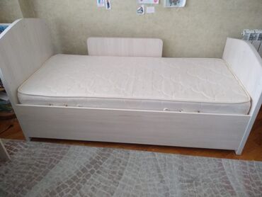 кровать с тумбами: Односпальная Кровать, Б/у