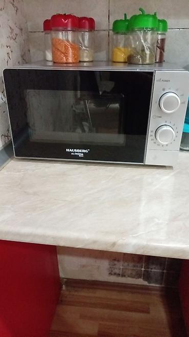hoffman mikrodalgali soba: Hausberg Alonzoa mikrodalğalı soba - Ön panel: qara şüşə qapı, yan — 1