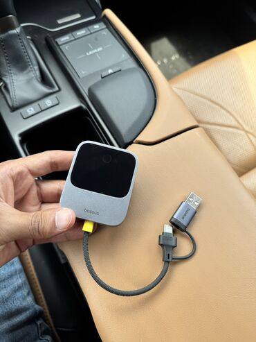Digər aksesuarlar: Baseus car play adapter yeni kimidir, az işlənib heç bir problemi
