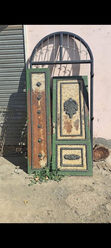 Döşəmə: İşlənmiş Giriş qapısı Zamok ilə, Zəmanətli, Ödənişli quraşdırma, Ünvandan götürmə