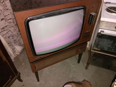 televizor ustasi: Tv televizor qədimekran şəkildə göründüyü kimi açılır.alt