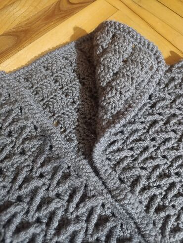 Džemperi, kardigani: M, Vuna na lalafo.rs — 10 Džemperi, kardigani: M, Vuna — 10