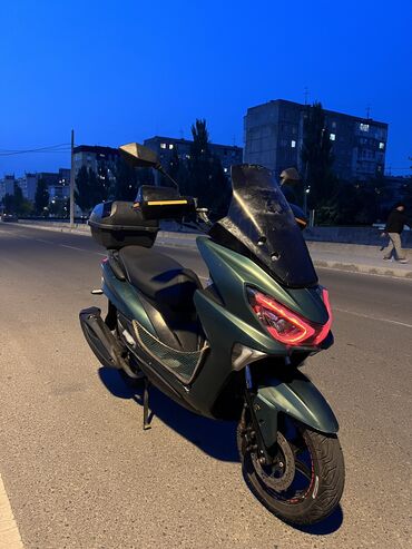 скутер мотор: Скутер Yamaha, 150 куб. см, Бензин, Колдонулган