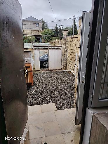 hövsan ev: 2 otaq 1 quxna hərşeyi var isdiliy sisdemi kombidir Qobu yolundadi duz — 9