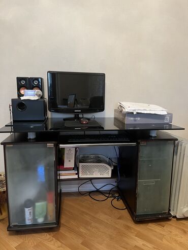 kompyuter qiymətləri: Продается компьютер вместе с компьютерным столом,за очень выгодную