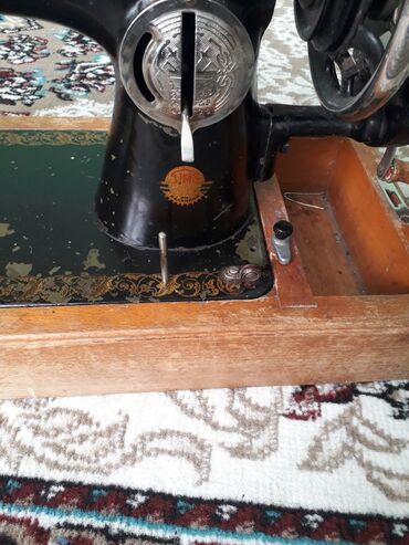 Qədim tikiş maşınları: Yaxşı vəziyyətdədir 19 əsr tikiş maşınıdı az işlenib tikiş maşını — 5
