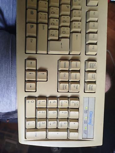 Tastature: Chicony tastatura. Ispravna, jedna nozica ne moze da se vrati u — 6