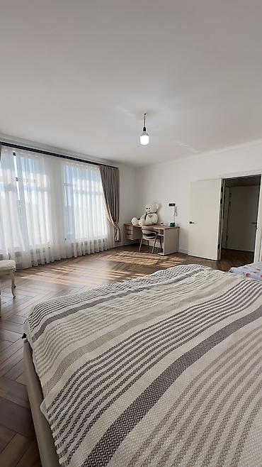 Продажа коттеджей и домов: 5 и более комнат, 250 м², 4 соток, Бишкек, Риэлтор — 19