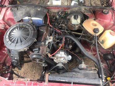 Volkswagen: Volkswagen Passat: 1984 г., 1.8 л, Механика, Бензин, Хэтчбэк — 9