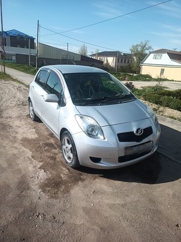 саната 2005: Toyota Vitz: 2005 г., 1 л, Автомат, Бензин