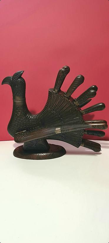 Staro posuđe i escajg: ★ Na prodaju stari ukrasni predmet od punog izrezbarenog drveta u — 17