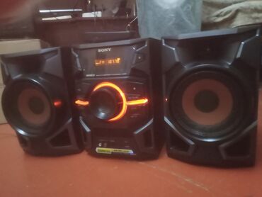 Mikrofonlar: SONY MHC- EX66 musigi merkezi teze modeldi,ses hefekti heyla,unvan