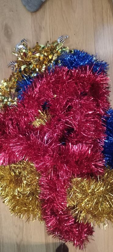 Yeni il oyuncaqları və bəzəkləri: Yeni il yolkası təzədir çox gözəldir.Bütün oyuncaqlar üzərində — 9