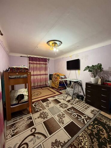 кв час ночь: 1 комната, 32 м², Индивидуалка, 1 этаж, Старый ремонт