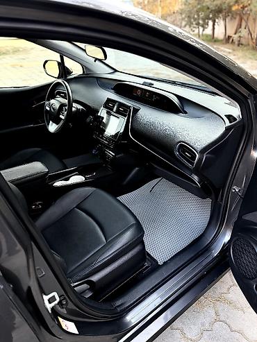 Toyota Prius: 2016 г., 1.8 л, Вариатор, Гибрид, Лифтбек — 9