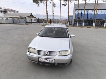 Volkswagen: Volkswagen Bora: 2003 г., 2 л, Механика, Бензин, Седан