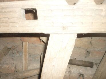 Stari uređaji: Stari drveni ramovi sa dodatcima za tkanje razbojom – ručni Razboj za — 3