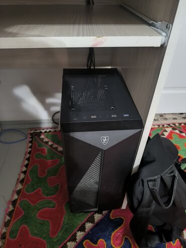 Настольные ПК и рабочие станции: Компьютер, Для несложных задач, Б/у, Intel Core i5 — 8