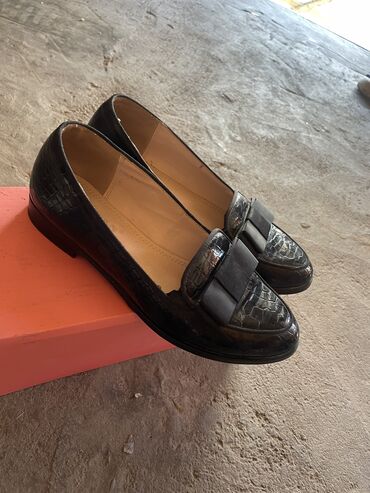 мужская обувь оптом: Туфли 36, цвет - Черный