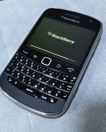 Blackberry: Blackberry Bold Touch 9900, 8 GB, rəng - Qara