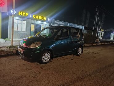 Toyota: Toyota Yaris Verso: 2001 г., 1.3 л, Механика, Бензин, Хэтчбэк — 9