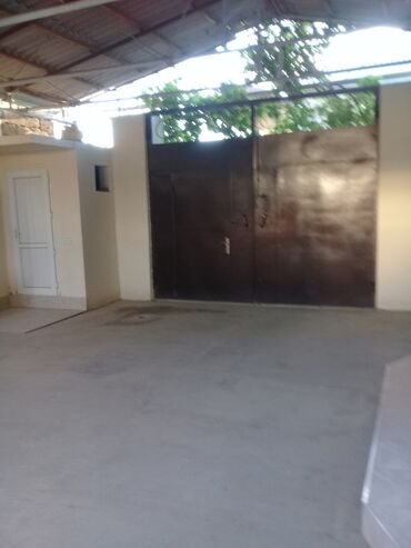 Комбинезоны: 3 комнаты, 100 м²