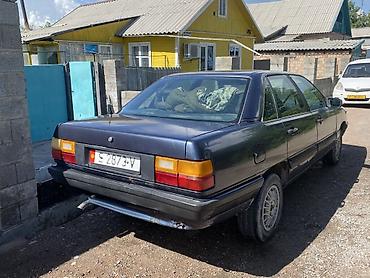 Audi: Audi 100: 1984 г., Седан — 5