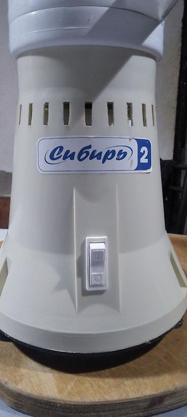 Sibir-2 elektrikli süd ayranı (səpmə) aparatıdır. 1 ay olar alinib 240