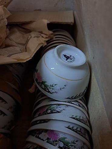 Другие товары для кухни: Продаю посуду разную. Тарелки по 80 сом пялушки по 40 сом термос — 5