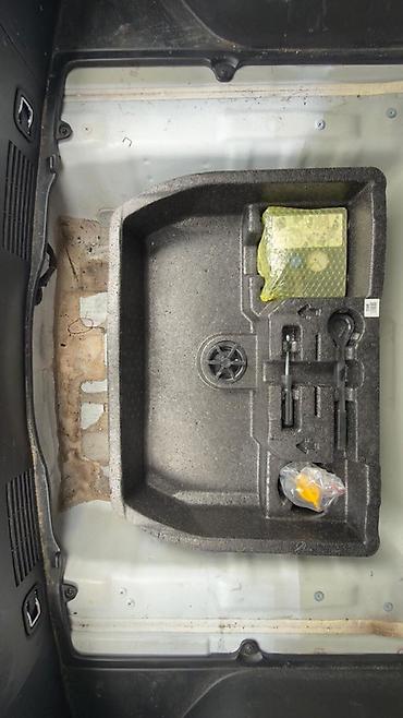 Kia: Kia Niro: 2019 г., Гибрид, Кроссовер — 8