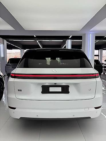 Lixiang: Lixiang L7: 2025 г., Бензин, Кроссовер — 3