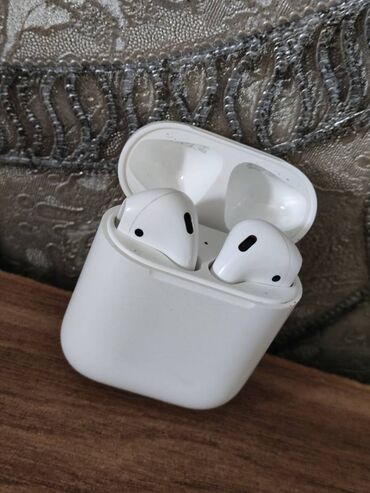 apple airpods max qiymeti: Tam orginal Airpods 2 .yaxsi ses keyfiyyəti. Adoptoruda var