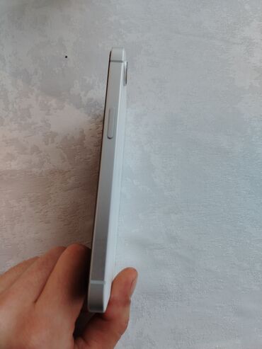 iphone se3: IPhone 16e, 128 GB, Ağ, Face ID, Sənədlərlə