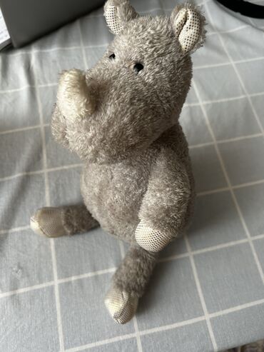 плюшевая игрушка: Плюшевая игрушка носорог
Цена: 300 сом