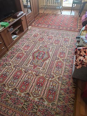 Ковры и паласы: Продается два ковра. Размеры 2.7 х 1.7 (1000 сом) 2х1.5 (500сом) — 2